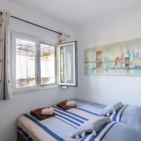 Apartment Becica Omis Exterior photo