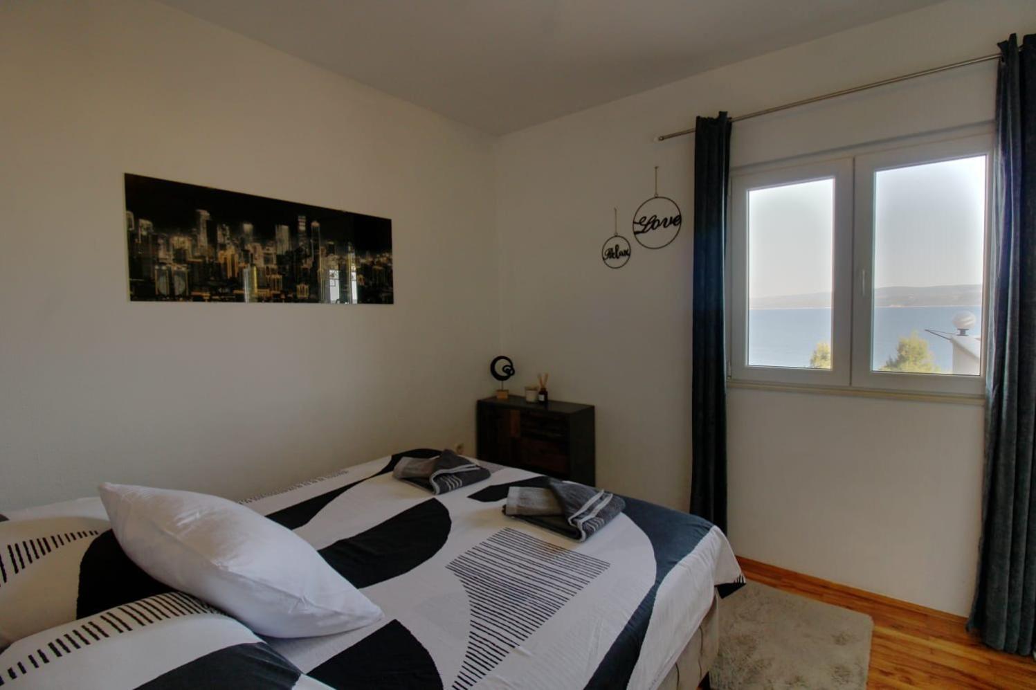 Apartment Becica Omis Exterior photo