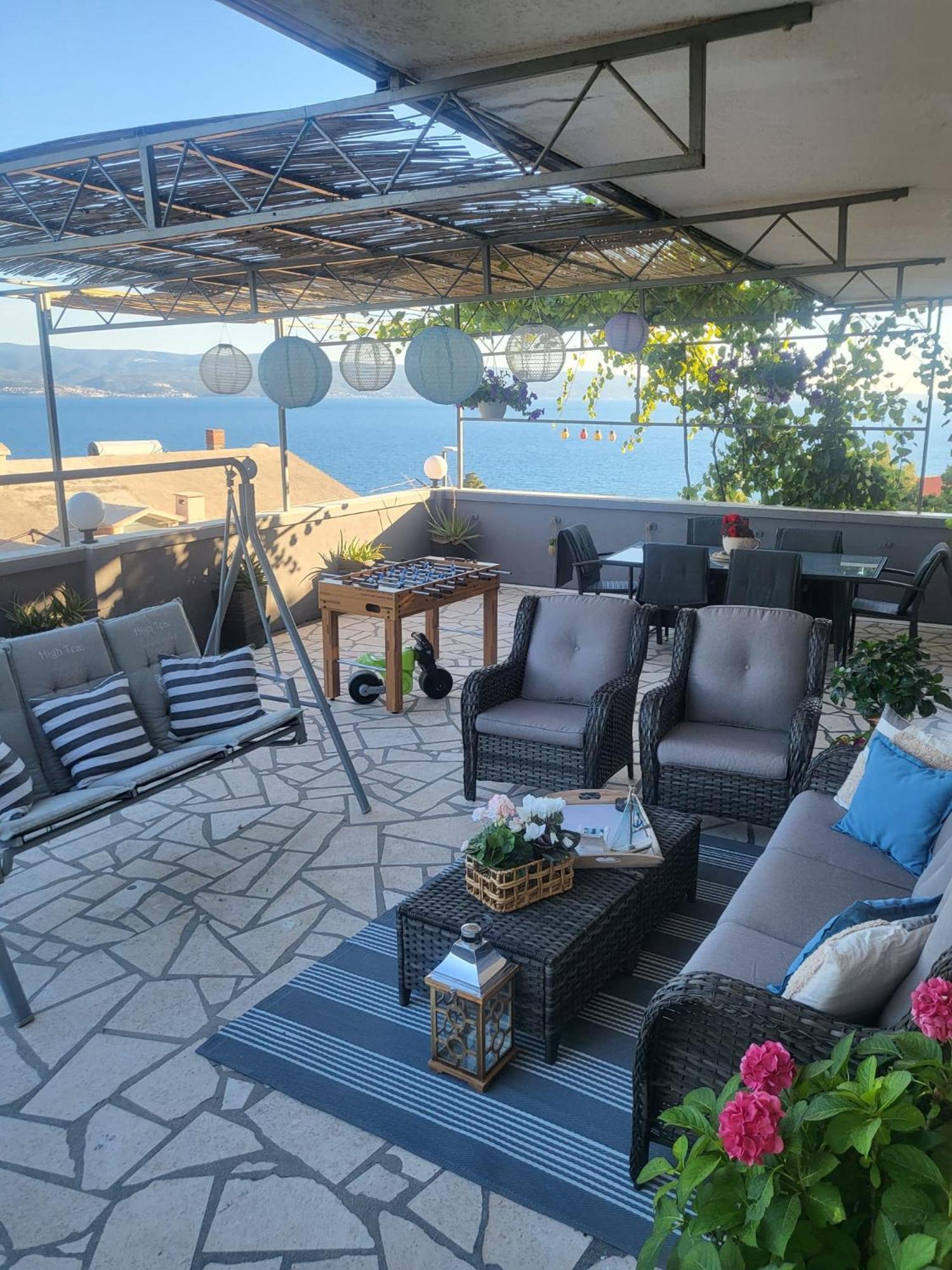 Apartment Becica Omis Exterior photo